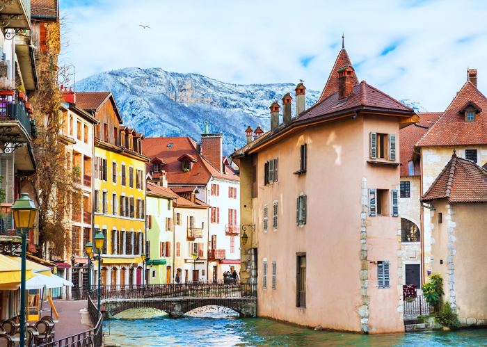 Annecy france alpes rhone lac visit places